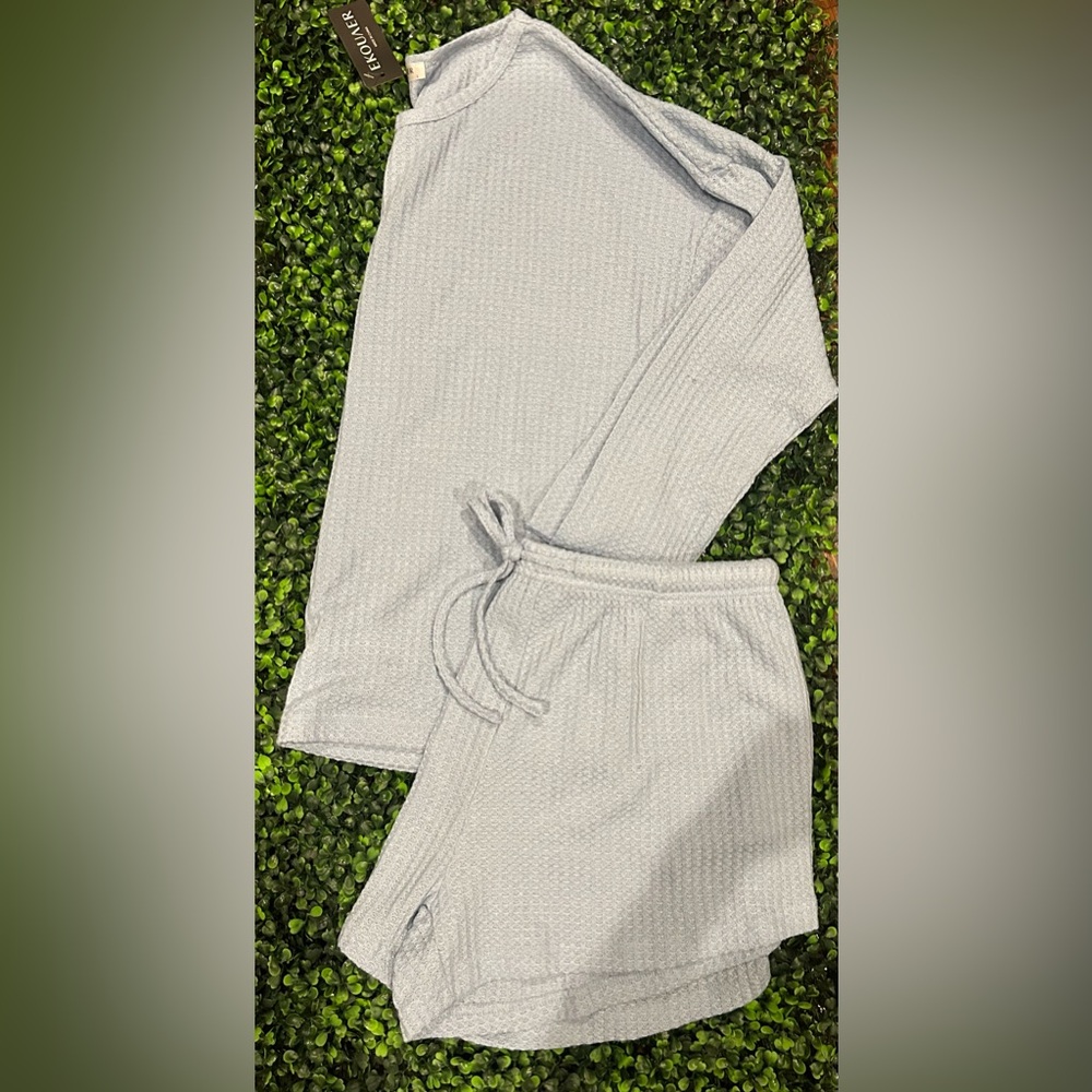 Long Sleeve, light weight, waffle style pajamas.